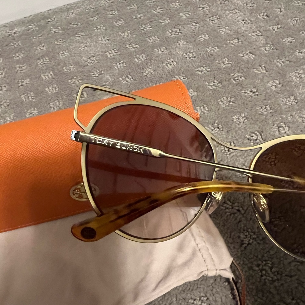 🌿Tory Burch Women’s Sunglasses - Picture 12 of 15